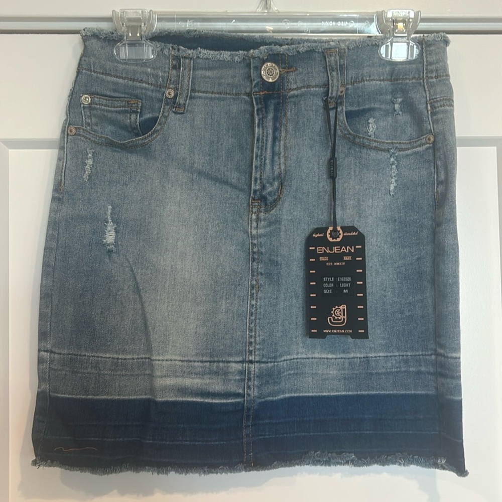 NWT, Enjean cute Jean mini skirt, size M
